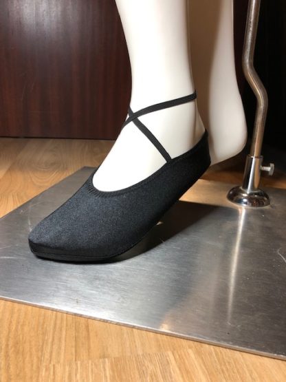 T153 - Booties (pair) - Image 2