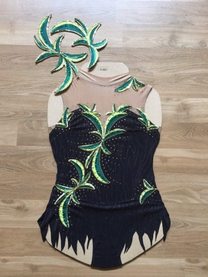 C220 - Black Solo Costume with Leaves